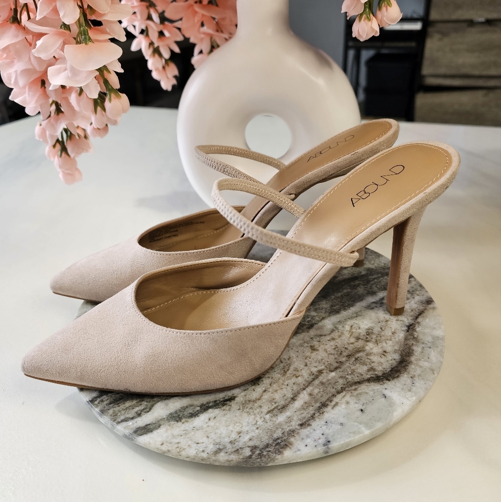Nude Stilettos - Picture 2 of 4